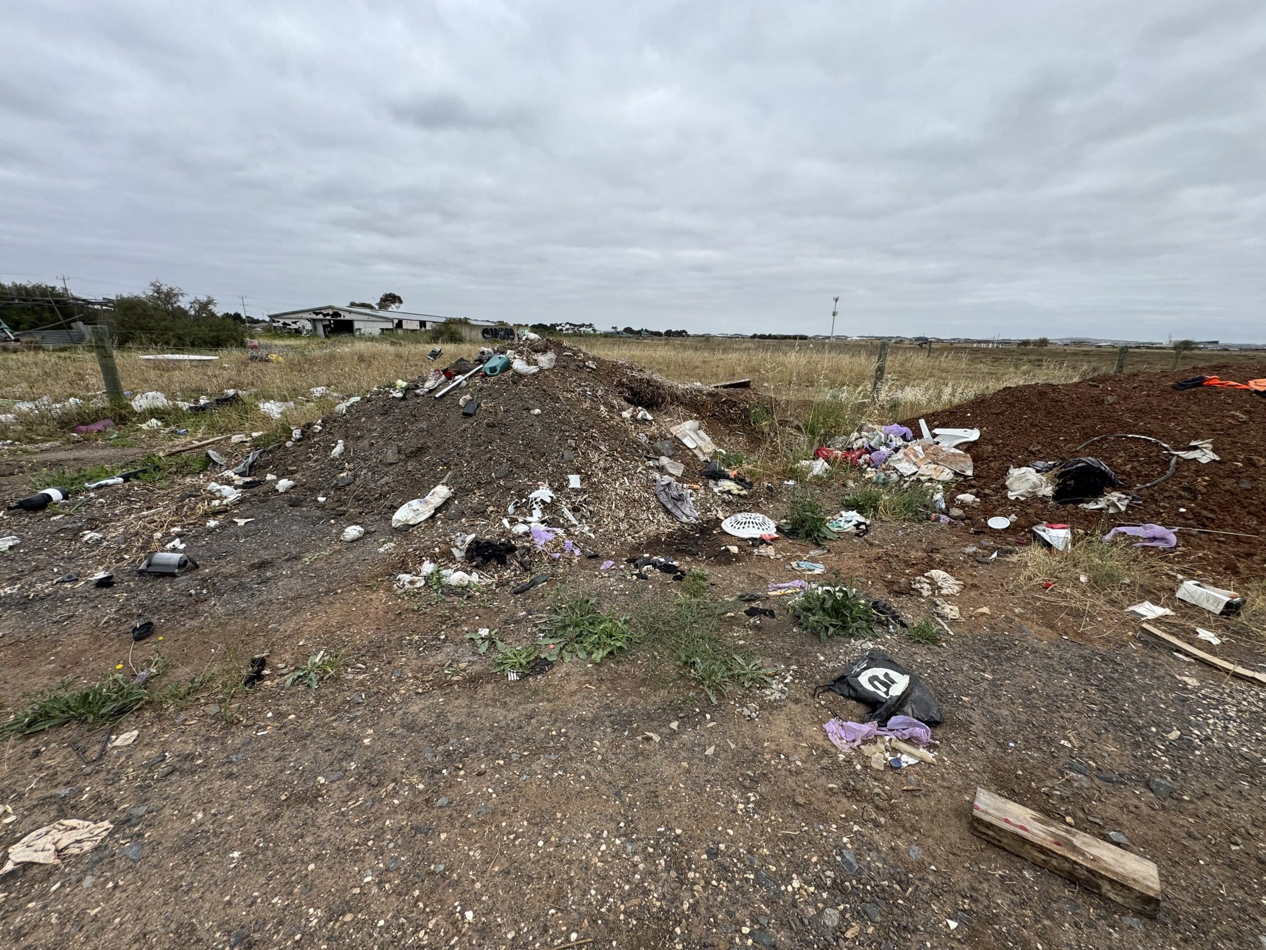 Derrimut Road Block Clearance_Soil Mounds